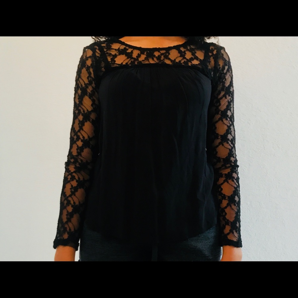 Black Long sleeve Flowy Blouse